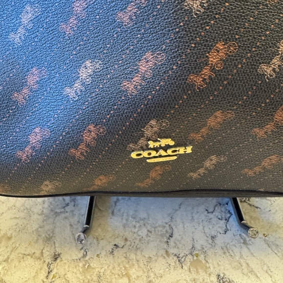 Coach Horse and Carriage Tote 27 C4069 Black Clean Inside Good Condition - Picture 4 of 14